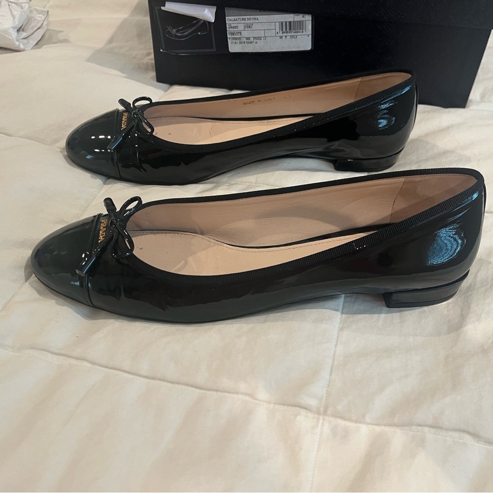 Black Patent Leather Flats - Picture 4 of 11